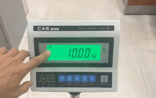 Nhấn vào phím Tare để thực hiện tính năng trừ bì